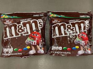 IA 1 - Family Size Pack of M&Ms Chocolate Candies - 2 Bags (Total 2.0 lbs)