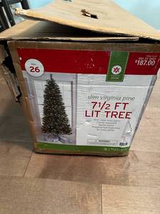 Dcor 7.5 Slim Virginia Pine Lit Christmas Tree