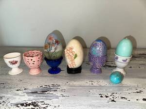 Decorative Egg Cups & Painted Eggs Set
