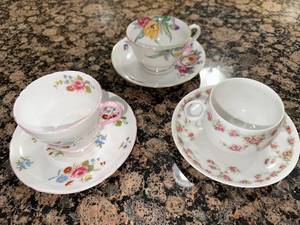 Set of 3 Vintage Floral Tea Cups