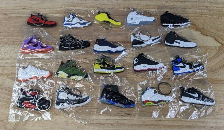 lot 21C image: 20 Brand New Nike Air Jordan Sneaker Air Max Foamposite Lebron Shoe Keychains N