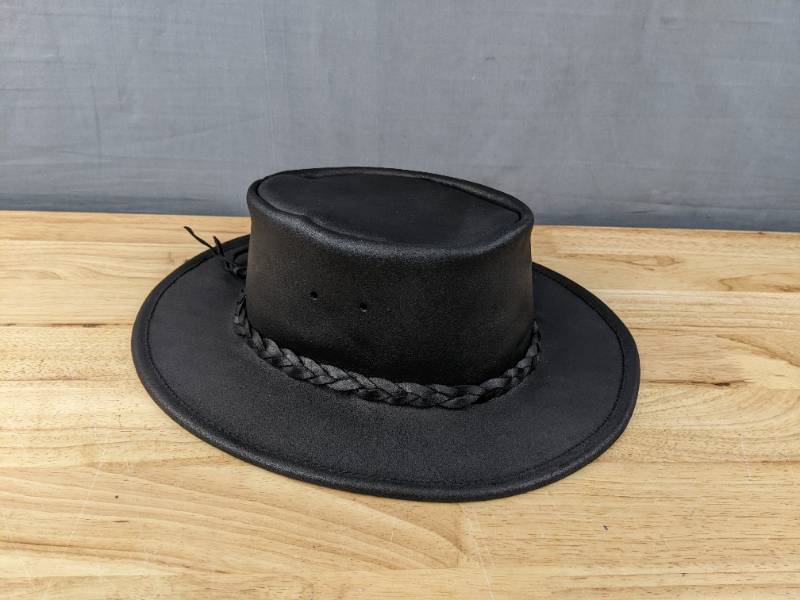 lot 70B image: New Minnetonka Fold Up Hat Unisex Size Small Black $64.95 Retail N