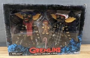 lot 9 image: New Gremlins 7 Scale Action Figures Christmas Carol Winter Scene, 2 Pack N
