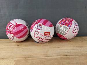lot 91 image: Brand New Set of 3 Mini Brand Snackles Capsules Retail $45 W