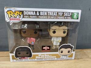 lot 153F image: Brand New 2 Pack Funko Pop Parks and Recreation Donna & Ben Treat Yo Self Figures V