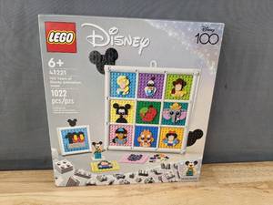 lot 15 image: Brand New LEGO 100 Years of Disney Animation Icons Z