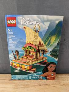lot 39 image: Brand New LEGO Disney Princess Moanas Wayfinding Boat Z