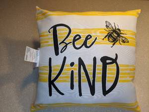 lot 437 image: New Bee Kind Pillow Yellow Black White 16x16 P