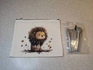lot 438 image: New Lion Cosmetic Pouch Makeup Brushes P