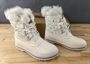 lot 14A image: Brand New Polar Boots Womens Size 10 White L