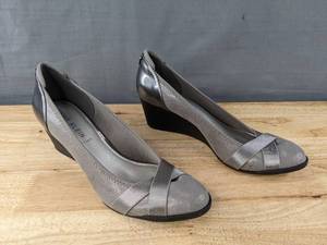 lot 150 image: Brand New Anne Klein Shoes Womens Size 11M Pewter Retail $75 L