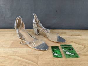 lot 148 image: New Lala Ikai Shoes Womens Size 10 Heels Silver  L