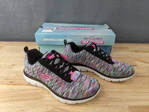 lot 27 image: Brand New Sketchers Flex Appeal Shoes Womens Size 9.5 Sneakers Black Multicolor L
