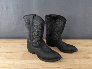 lot 110 image: Deer Stags Western Boots Kids 13 in Dark Gray L