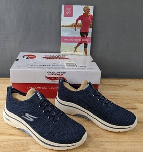 lot 189 image: New Skechers Go Walk Arch Fit 2.0 Sofia Sneakers Womens Size 8.5 Blue N