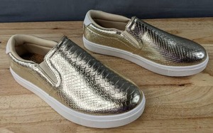 lot 86 image: STQ Slip-On Shoes Womens Size 9 Sneakers Gold L