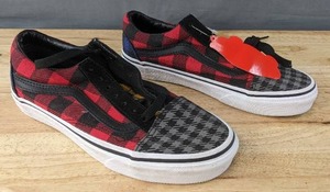 lot 78 image: New Vans Off The Wall Shoes Womens Size 6Mens Size 4.5 Sneakers Plaid N
