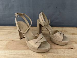 lot 165 image: Naturalizer Nevena Heeled Sandal Womens 7 Gingerbread Shimmer L