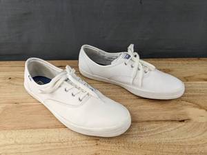 lot 445 image: Keds Champion Womens Size 9.5 Leather Sneakers White L