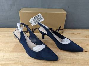 lot 139 image: Greatonu Womens Slingback Kitten Heel Pointed Toe Blue Dress Pumps Size 8 L