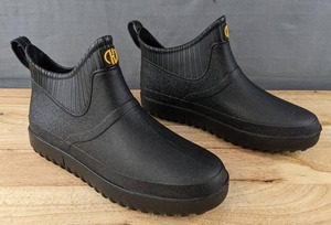 lot 213 image: Brand New Slip-On Waterproof Rubber Rainboots Mens Size 10.511 Black L