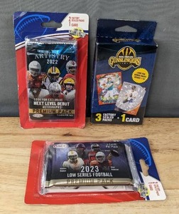 lot 72L image: 3 Packs of Brand New NFL Football Trading Cards - Sage, Gunslingers I