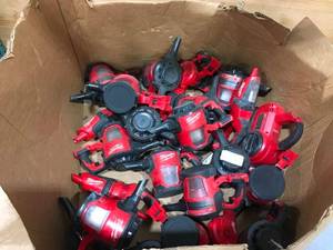 lot 103 image: MILWAUKEE Lot of M18M12 Handheld Vacuums (Tool Only)
