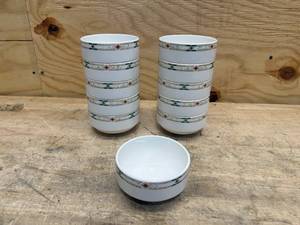 lot 74 image: STEELITE Lot of 11-  4 Bowls