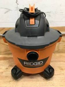 lot 30 image: Ridgid 9 Gallon WetDry Shop Vac Model # HD09001