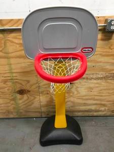lot 157 image: Little Tikes Childrens Basketball Hoop