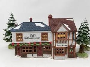 lot 7 image: Dept 56 - Dickens Village Collections The Old Curiosity Shop - Heritage Village Collection