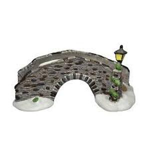 lot 79 image: Dept 56 - Dickens Village Collections Stone Bridge - Heritage Village Collection