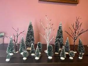 lot 108 image: Dept 56 - Dickens Village Collections Village Landscape - Heritage Village Collection