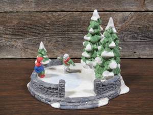 lot 89 image: Dept 56 - Dickens Village Collections Skating Pond - Heritage Village Collection