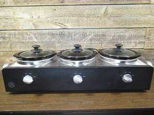 lot 101 image: Bella Cucina Artful Food Triple Slow Cooker-L-SC20-3