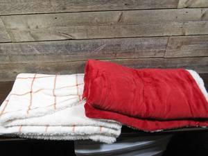 lot 163 image: Set of 2 Throw Fleece Blanket 50 x 60-Red & Orange Plaid