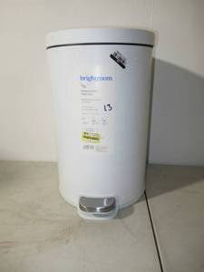 lot 13 image: 12L Round Step Trash Can - Brightroom-White