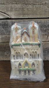 lot 42 image: Ceramic Christmas Cathedral-#95691- Coronation Cathedral of the Kings Rheims, France