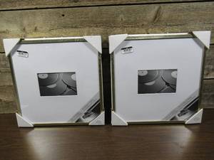 lot 53 image: Set of 2 4 x 6 12.5 x 12.5 Matte Gold Record Picture Frames