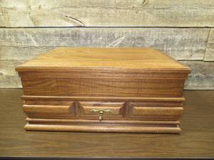 lot 60 image: Pacific Silvercloth Silverware Box