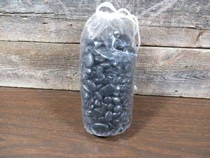 lot 91 image: 5.5lbs Bag Black Pebble Vase Filler