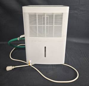 lot 4 image: GE 30-Pint Dehumidifier, Model DL0037469 - untested
