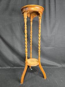 lot 21 image: Vintage Wooden Plant Stand with Twisted Legs