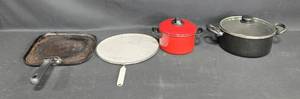 lot 134 image: Lot of Cookware Items Skillet, Strainer, Red and Black Pots