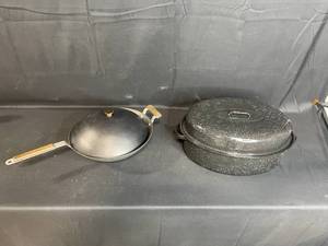 lot 54 image: Vintage Cast Iron Combo Cooker with Lid