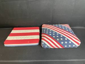 lot 57 image: Set of 2 Patriotic Cushions with American Flag Designs