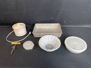 lot 59 image: Vintage Kitchenware Collection Including Rival Crock Pot and Baking Pan