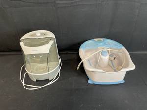 lot 111 image: Sunbeam and Conair Foot Spa Set