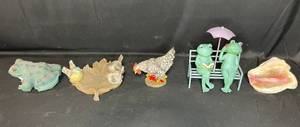 lot 172 image: Collection of Garden Decor Items Including Frogs and Birds