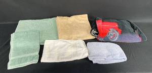 lot 189 image: Lot of Mixed Color Bath Towels and Washcloths